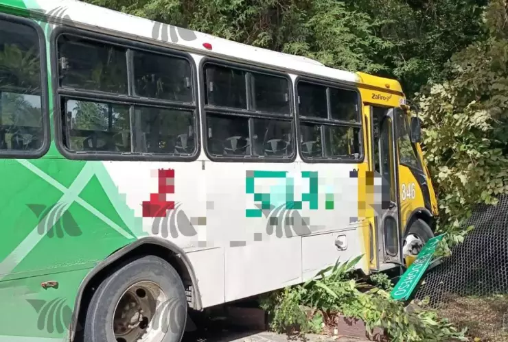 choca camion centenario caucel