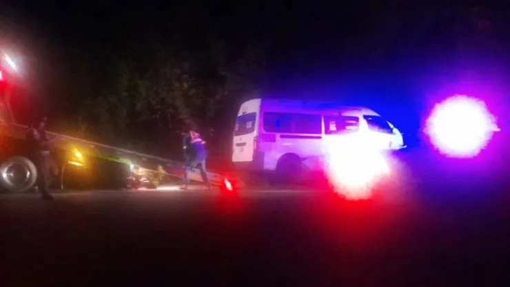 Combi sufrió accidente en la carretera Puebla-Huajuapan de León hoy martes 16 de septiembre; causó cierre de la circulación