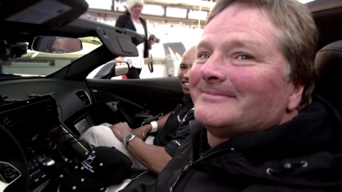 Expiloto cuadrapl&eacute;jico de IndyCar conduce de nuevo.