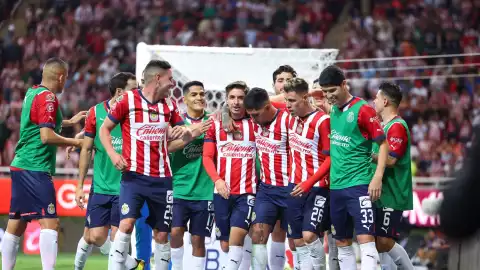 Chivas renovará contrato a uno de sus grandes futbolistas