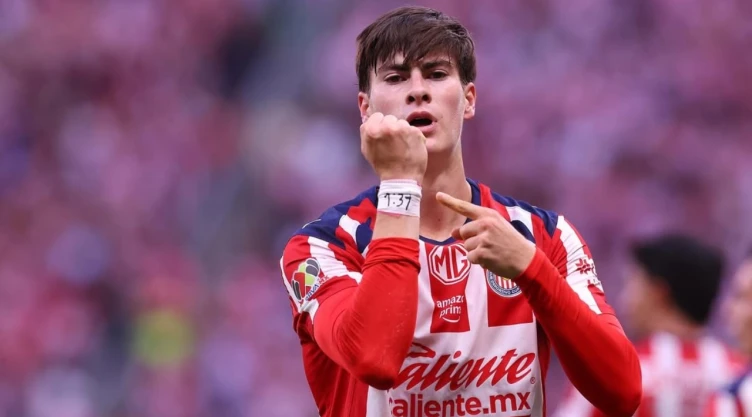 Armando González, jugador de Chivas
