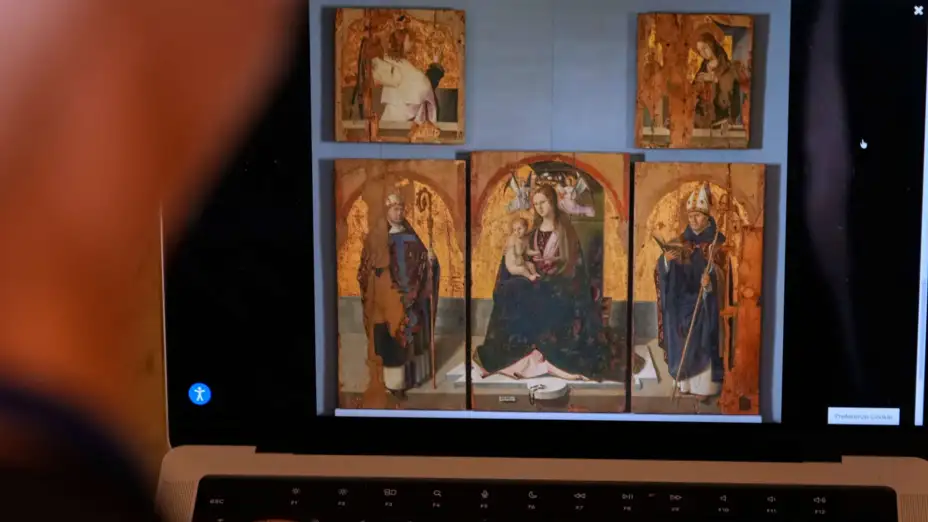 Una obra del pintor Antonello da Messina en un sitio web.