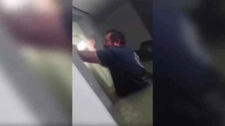 rescate en ascensor inundado en Paraguay