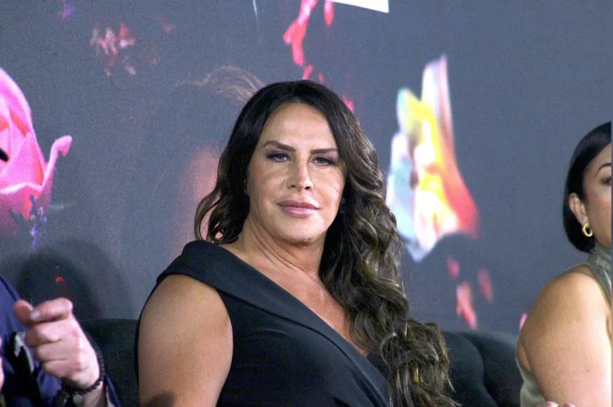 Las postales de la trayectoria de Karla Sofía Gascón