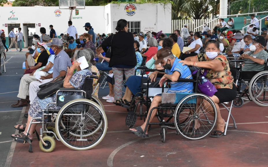 Inició la segunda dosis de la vacunación contra el Covid-19 a adultos mayores en Cancún.