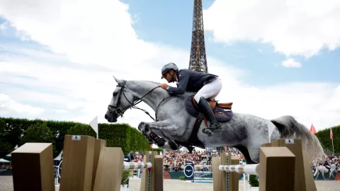 Hipismo en la Torre Eiffel