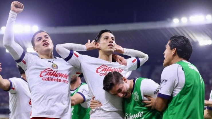 ¡De vuelta! Chivas recuperó a Carlos Cisneros para el resto del Clausura 2024