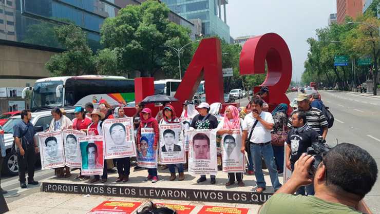 Este sábado se cumplen seis años de la desaparición de los estudiantes de Ayotzinapa.jpg