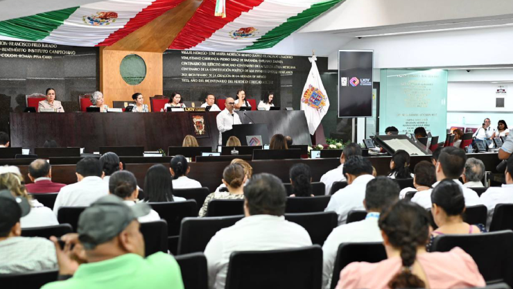 Trifulca entre diputados de Morena en el Congreso de Campeche