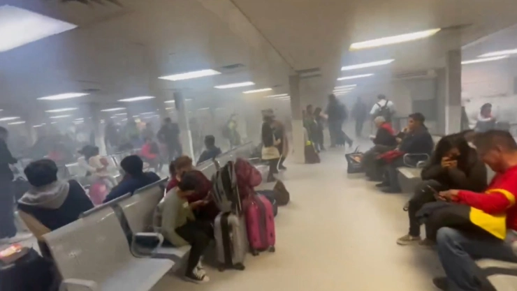 VIDEOS-Se-registra-incendio-en-restaurante-del-Aeropuerto-de-Monterrey