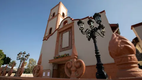 No todas son malas en este Pueblo Mágico de California: también tiene sitios bellos para admirar