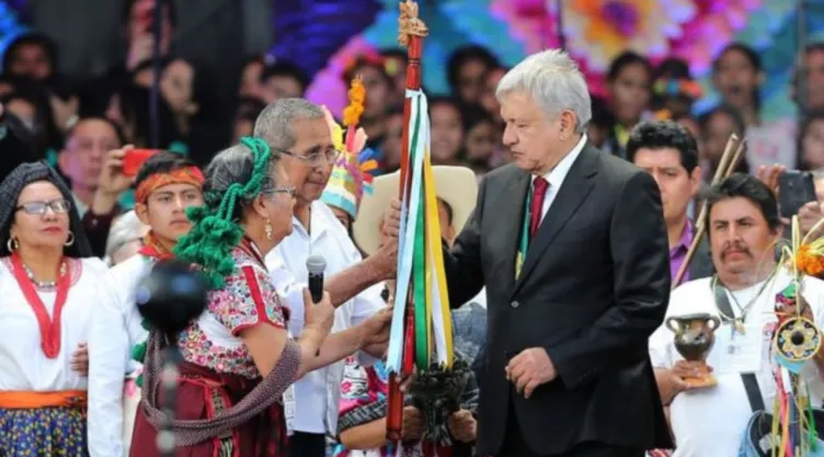 AMLO se prepara para entregar el bastón de mando de su gobierno, ¿qué es?