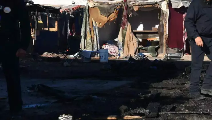 Incendio en campamento migrante