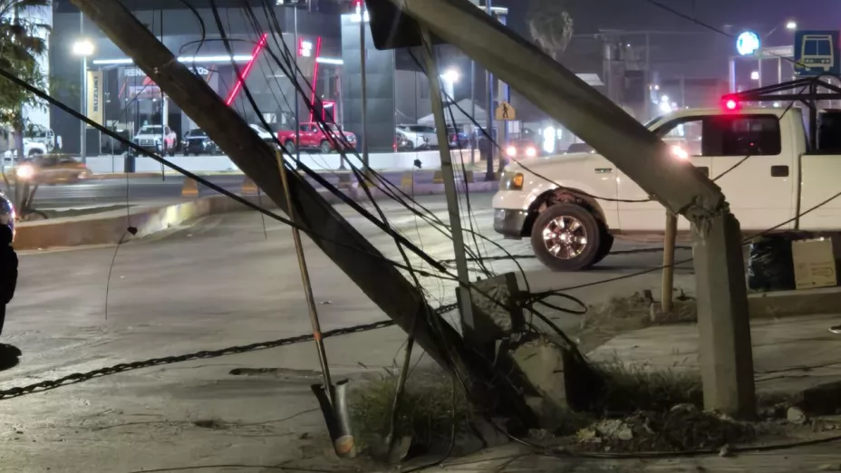 Accidente en Paseo de la Rosita deja sin luz a más de 500 usuarios en Torreón