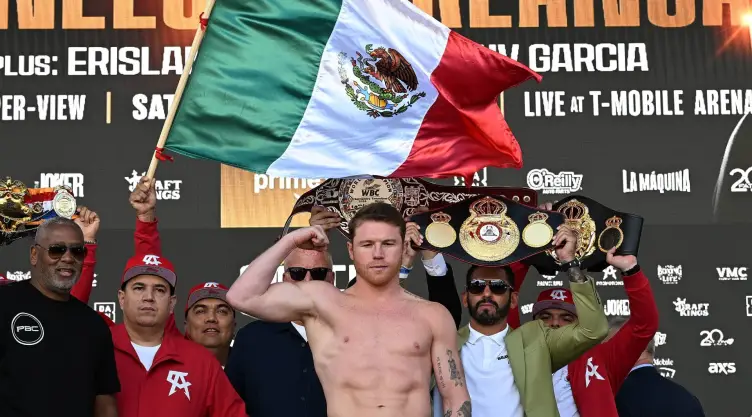 Majo Aguilar Himno Nacional Mexicano Canelo vs Scull