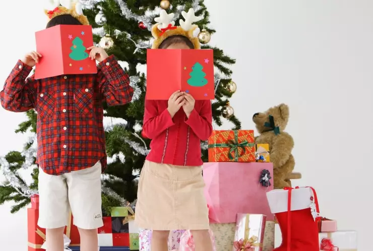 Los niños de esta edad pueden recibir un regalo útil pero también muy divertido.