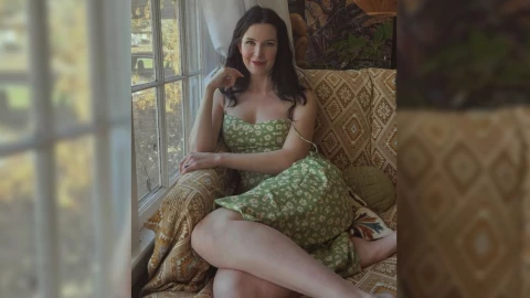 Aella, Modelo de OnlyFans vende óvulos