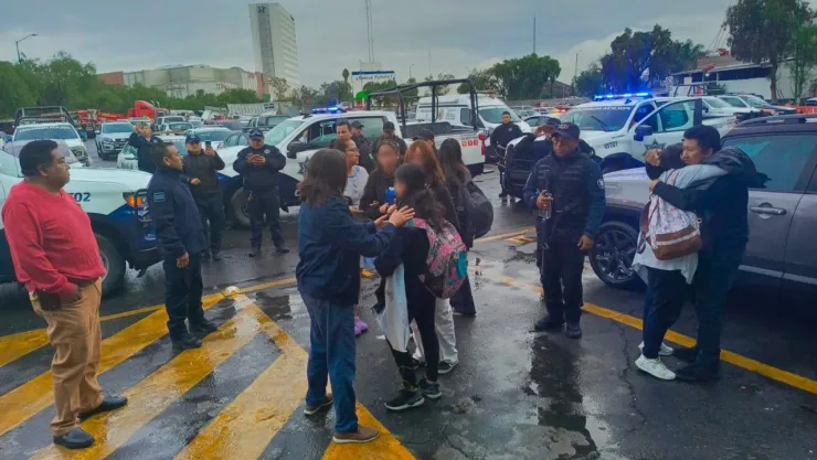 Estudiantes de CCH Azcapotzalco son asaltados abordo de una camioneta privada.jpg