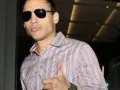 Julio Cesar Chavez Jr. saluda a fans..jpg