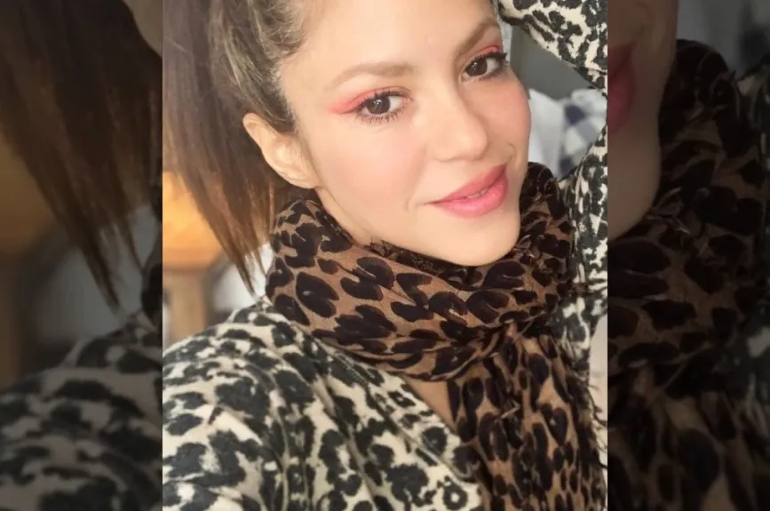 Shakira cabello amarrado.jpg