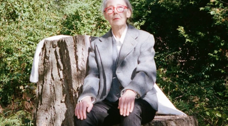 Anne Carson gana el Premio Nobel de Literatura 2026: cinco libros esenciales para descubrir su obra