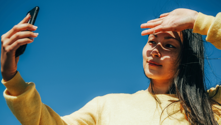 Luz de la pantalla de tu celular puede envejecer tu piel