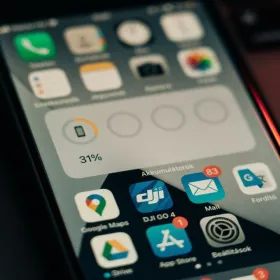 Fraude por SMS y correo: Cómo funcionan las aplicaciones falsas y cómo proteger tus datos