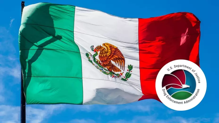 Bandera de México y logo de la DEA.