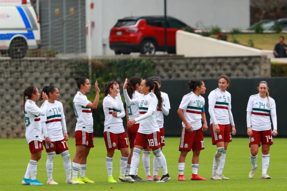 SELECCION DE FUTBOL FEMENIL