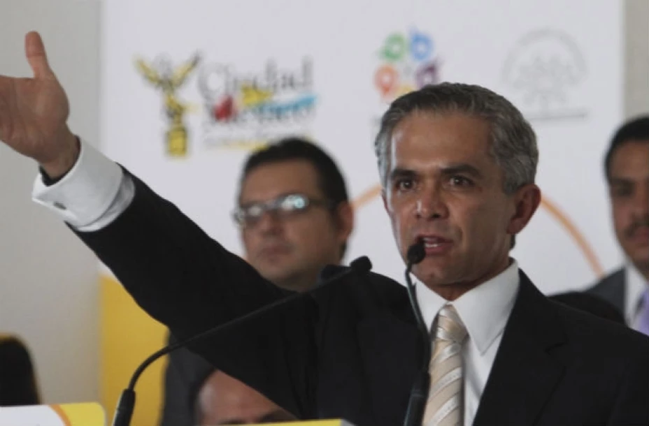 El jefe de Gobierno Miguel Ángel Mancera, declaró que aún no se toma una decisión sobre el ‘Hoy no circula’ para las calcomanías ‘0 y 00'