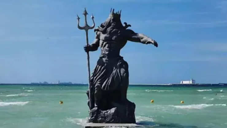 Yucatecos convocan a evento para destruir la estatua de Poseidón por esta razón
