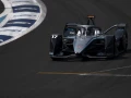 El Neozelandés, Mitch Evans se mantuvo a la cabeza después de 45 minutos de carrera durante el E-Prix de la Fórmula E 2020.