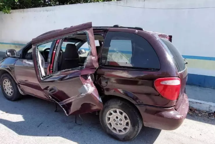 Se reporta fuerte accidente en la colonia Nicte-Ha de Playa del Carmen y el responsable se fugó.jpg
