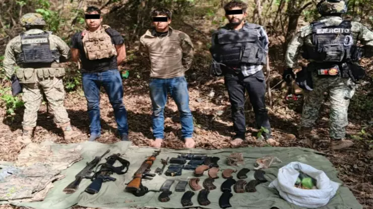 Detienen a tres hombres armados en la sierra de San Ignacio, Sinaloa..jpg