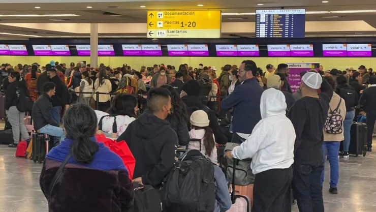 Sigue el caos en el Aeropuerto de Tijuana; hay pasajeros varados