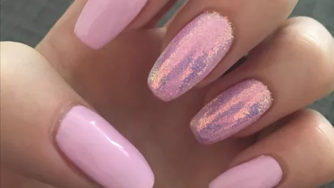 6 dise&ntilde;os de u&ntilde;as con efecto sirena para lucir junto a un buen bronceado en primavera-verano