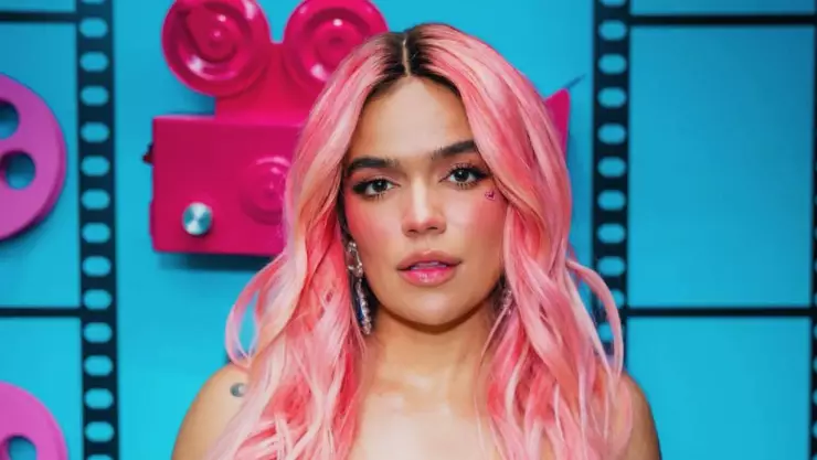 Avión de Karol G se incendia y aterriza de emergencia en LA; esto se sabe