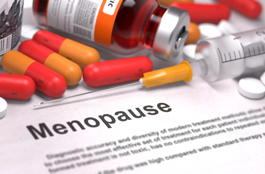 La menopausia es un fenómenos natural en el que las hormonas reproductivas disminuyen y las mujeres dejan de menstruar.