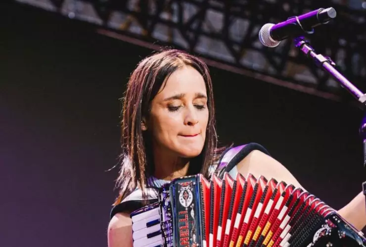 ¡A cantar con Julieta Venegas! Posible setlist para las Fiestas de Octubre 2024