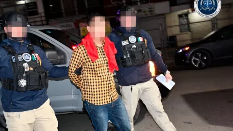 Detienen a director en fraude a estudiantes de preparatoria