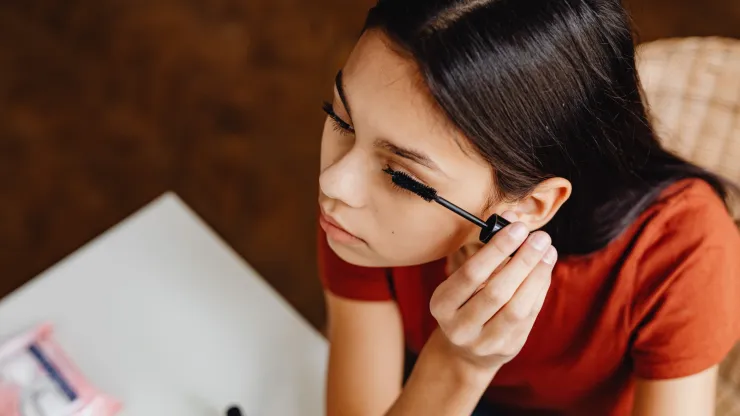 Cómo usar sombra blanca para rejuvenecer la mirada a los 45
