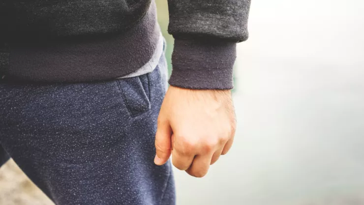 Grupo de jóvenes golpean a dos adolescentes en Cancún