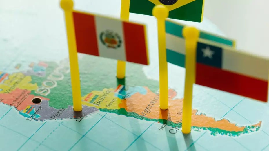 USGS ajustó a 7.5 la magnitud del sismo en Chile. No hay alerta de tsunami por su tipo de falla ni riesgo para poblaciones.