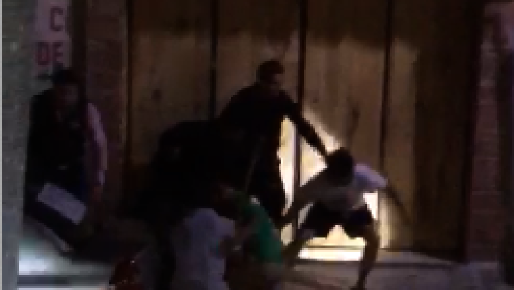 Reciben a balazos a policía