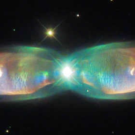 NASA capta mediante el telescopio Hubble una “mariposa cósmica”