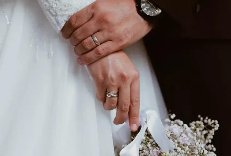 Frenan programa de Biden que prometía ciudadanía a medio millón de migrantes casados con estadounidenses