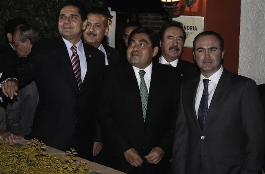 Los coordinadores de las bancadas de ambas Cámaras, Silvano Aureoles, Manlio Fabio Beltrones, Luis Alberto Villarreal, Ernesto Cordero, Miguel Barbosa y Emilio Gamboa Patrón