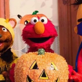 4 capítulos especiales de Plaza Sésamo para ver en Halloween, que enseñarán a los niños a usar su imaginación.png