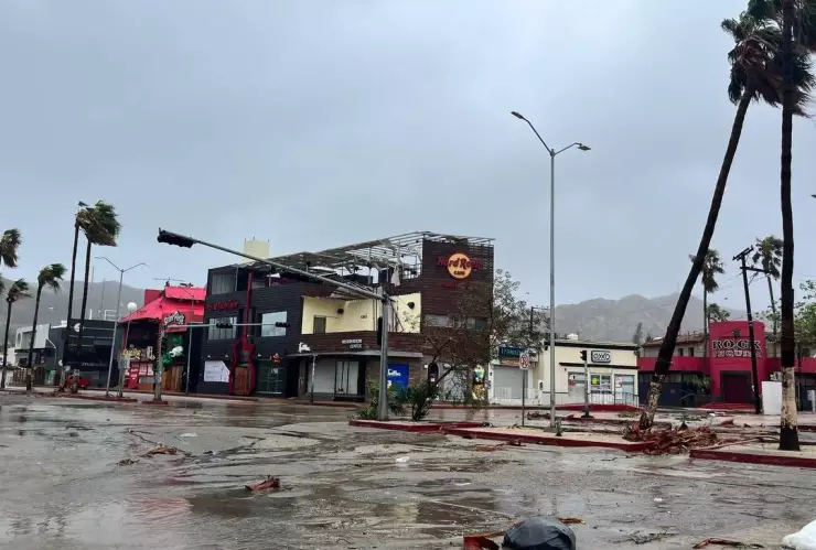 Huracán Norma provoca fuertes lluvias