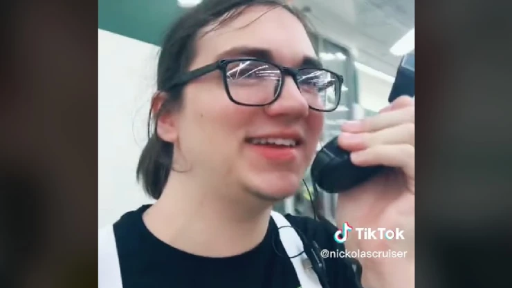 Empleado despedio por broma a clientes